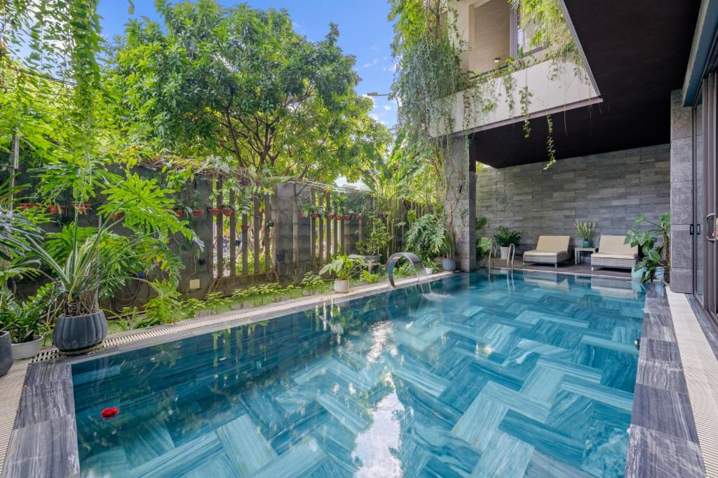 the locals hotel lê thước